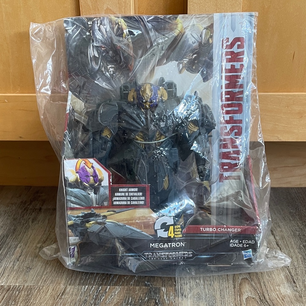 NWT! Transformers Megatron Turbo Changer Action Figure - The Last Knight